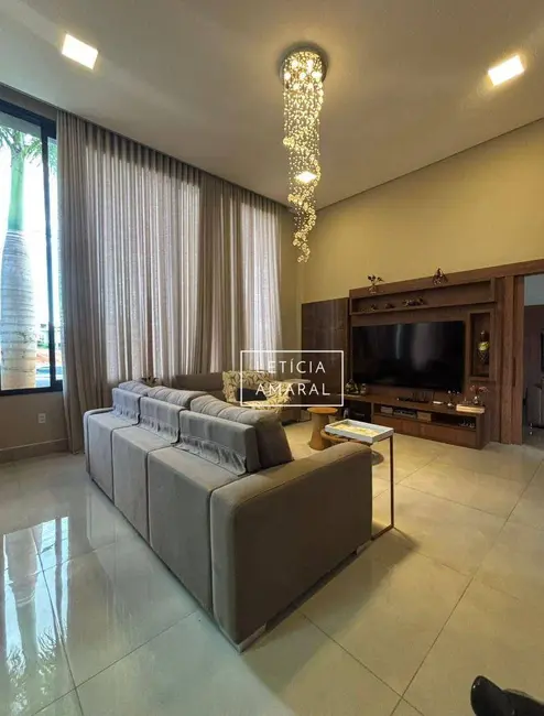 Foto 7 de Casa com 4 quartos à venda, 600m2 em Pouso Alegre - MG