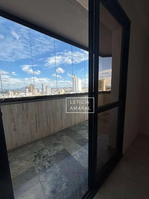 Apartamento com 3 quartos à venda, 227m2 em Centro, Pouso Alegre - MG - imagem 2 Foto 2 de Apartamento com 3 quartos à venda, 227m2 em Centro, Pouso Alegre - MG