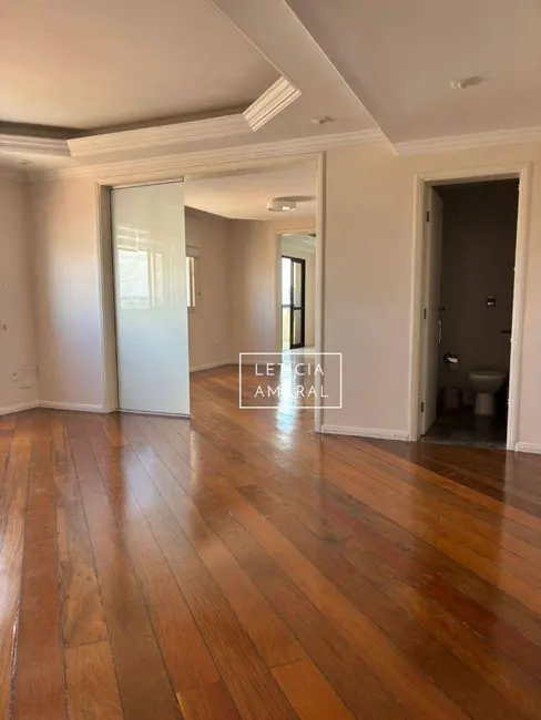 Apartamento com 3 quartos à venda, 227m2 em Centro, Pouso Alegre - MG - imagem 4 Foto 4 de Apartamento com 3 quartos à venda, 227m2 em Centro, Pouso Alegre - MG