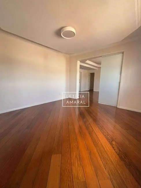 Apartamento com 3 quartos à venda, 227m2 em Centro, Pouso Alegre - MG - imagem 8 Foto 8 de Apartamento com 3 quartos à venda, 227m2 em Centro, Pouso Alegre - MG