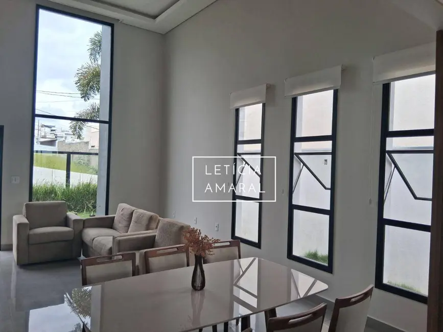 Foto 2 de Casa com 3 quartos à venda, 309m2 em Pouso Alegre - MG