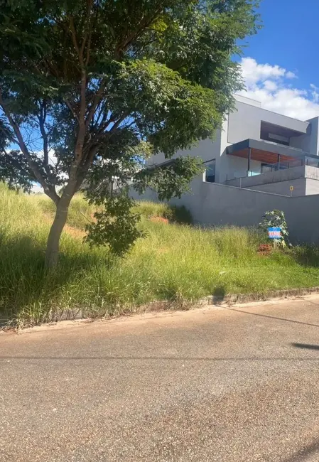Foto 4 de Terreno / Lote à venda, 408m2 em Residencial Astúrias, Pouso Alegre - MG