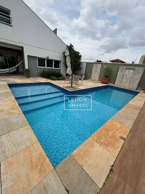 Casa com 4 quartos à venda, 900m2 em Fátima II, Pouso Alegre - MG - imagem 2 Foto 2 de Casa com 4 quartos à venda, 900m2 em Fátima II, Pouso Alegre - MG