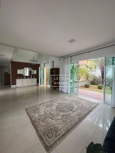 Casa com 4 quartos à venda, 900m2 em Fátima II, Pouso Alegre - MG - imagem 9 Foto 9 de Casa com 4 quartos à venda, 900m2 em Fátima II, Pouso Alegre - MG