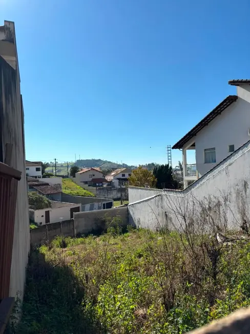 Foto 1 de Terreno / Lote à venda, 353m2 em Pouso Alegre - MG
