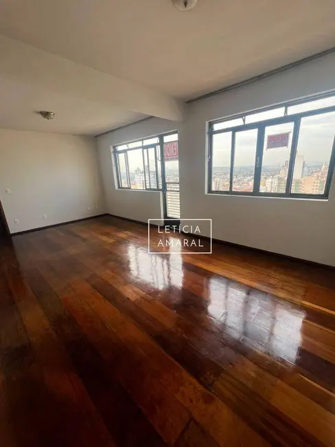Apartamento com 3 quartos à venda, 152m2 em Centro, Pouso Alegre - MG - imagem 4 Foto 4 de Apartamento com 3 quartos à venda, 152m2 em Centro, Pouso Alegre - MG