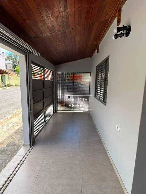 Casa com 4 quartos à venda, 264m2 em Jardim Aureliano, Pouso Alegre - MG - imagem 2 Foto 2 de Casa com 4 quartos à venda, 264m2 em Jardim Aureliano, Pouso Alegre - MG