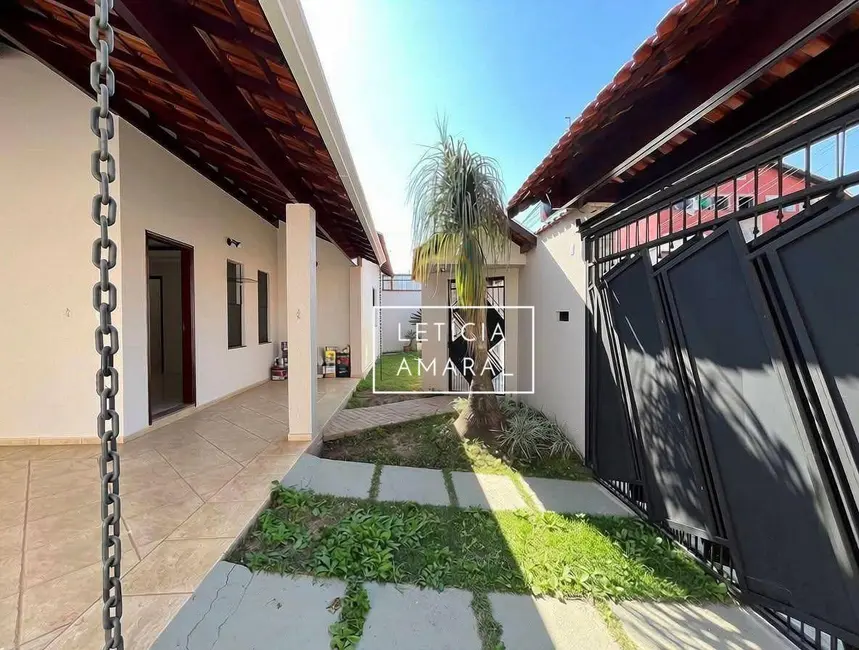 Foto 2 de Casa com 3 quartos à venda, 210m2 em Faisqueira, Pouso Alegre - MG