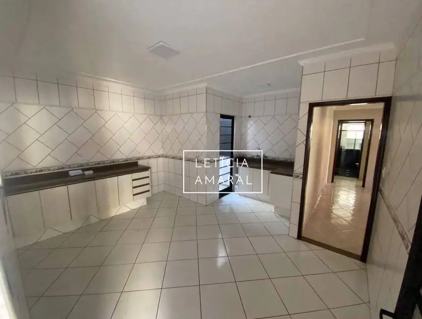 Foto 4 de Casa com 3 quartos à venda, 210m2 em Faisqueira, Pouso Alegre - MG