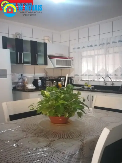 Casa com 3 quartos à venda e para alugar, 194m2 em Quietude, Praia Grande - SP - imagem 8 Foto 8 de Casa com 3 quartos à venda e para alugar, 194m2 em Quietude, Praia Grande - SP