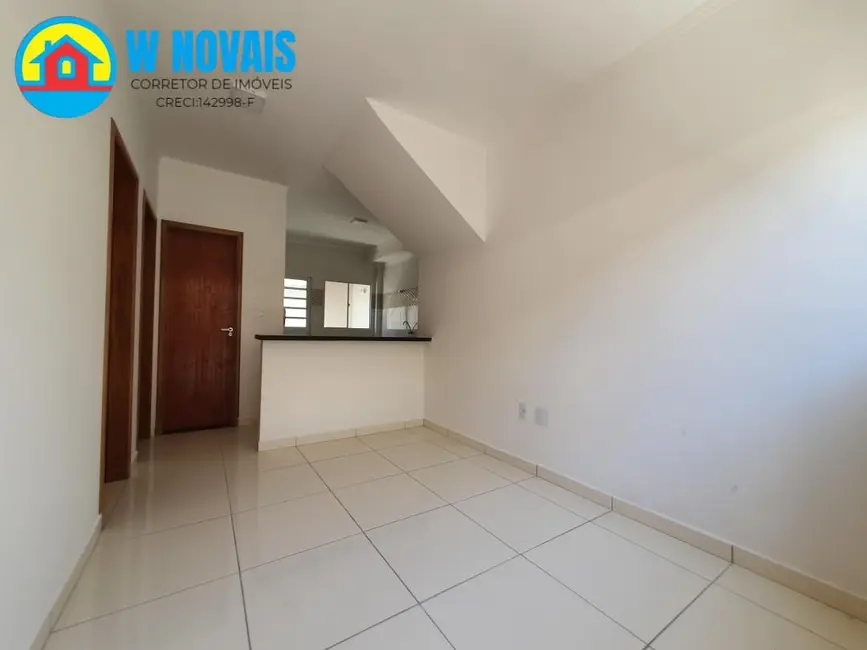 Foto 2 de Casa com 2 quartos à venda, 44m2 em Melvi, Praia Grande - SP