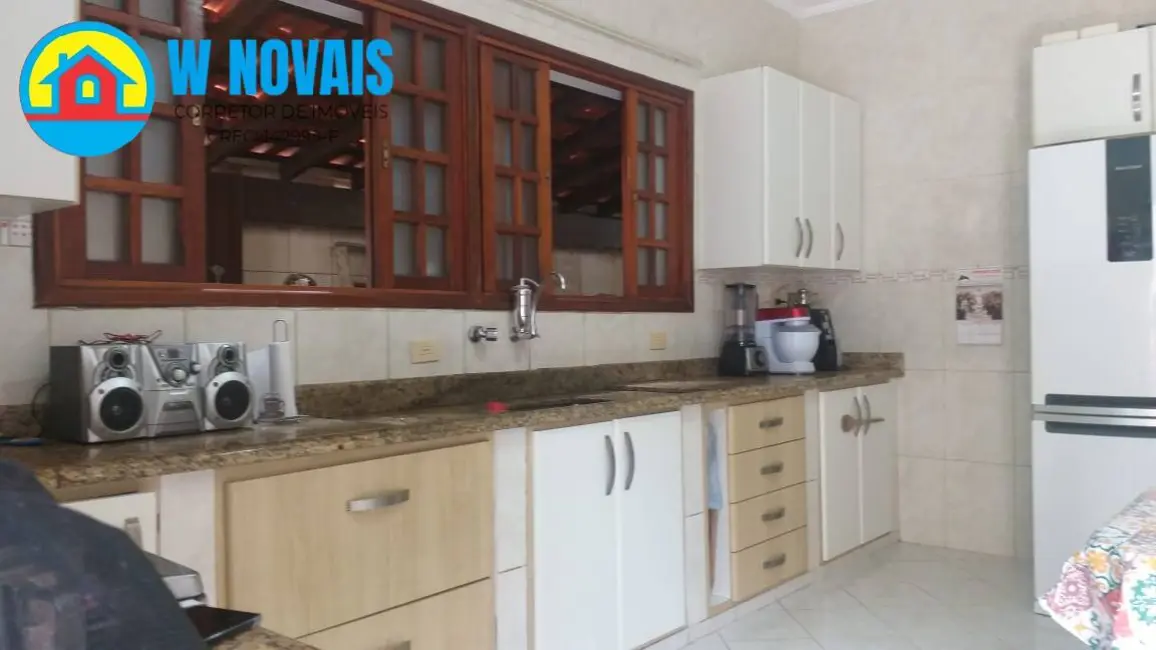 Casa com 3 quartos à venda, 555m2 em Canto do Forte, Praia Grande - SP - imagem 4 Foto 4 de Casa com 3 quartos à venda, 555m2 em Canto do Forte, Praia Grande - SP