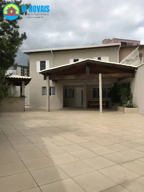 Foto 3 de Casa com 4 quartos à venda, 303m2 em Tupi, Praia Grande - SP