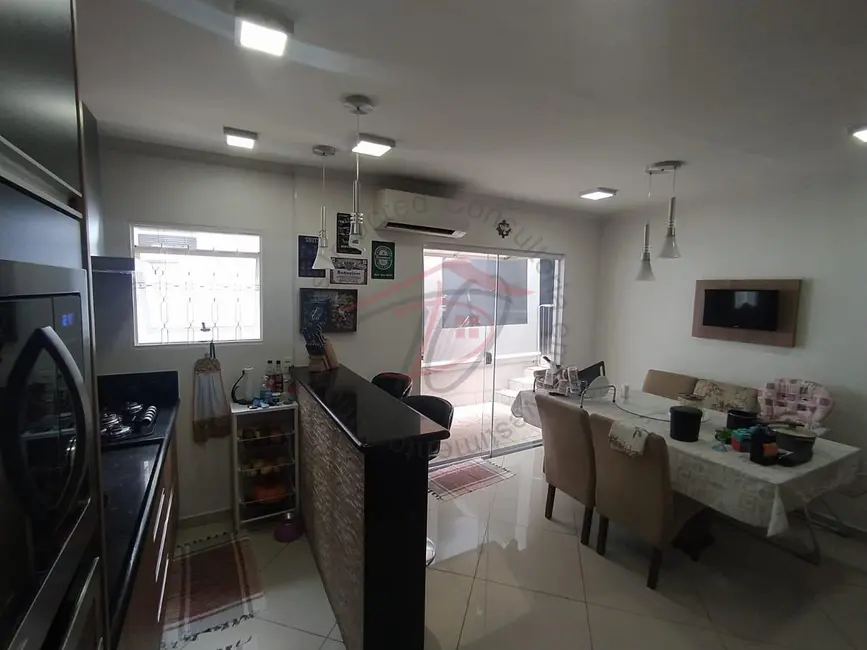 Casa com 2 quartos à venda, 165m2 em Conjunto Habitacional Padre Anchieta, Campinas - SP - imagem 6 Foto 6 de Casa com 2 quartos à venda, 165m2 em Conjunto Habitacional Padre Anchieta, Campinas - SP