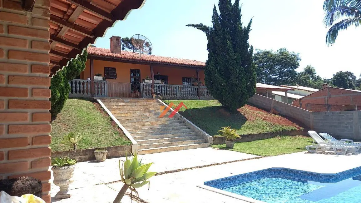 Chácara com 3 quartos à venda, 1000m2 em Ibiuna - SP - imagem 1 Foto 1 de Chácara com 3 quartos à venda, 1000m2 em Ibiuna - SP