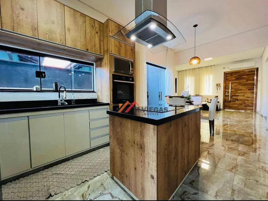 Foto 6 de Casa com 3 quartos à venda, 304m2 em Centro, Ibiuna - SP