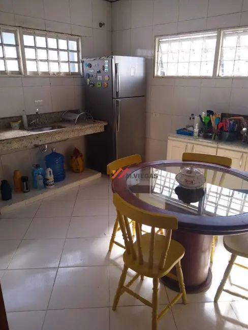 Chácara com 3 quartos à venda, 1146m2 em Ibiuna - SP - imagem 5 Foto 5 de Chácara com 3 quartos à venda, 1146m2 em Ibiuna - SP