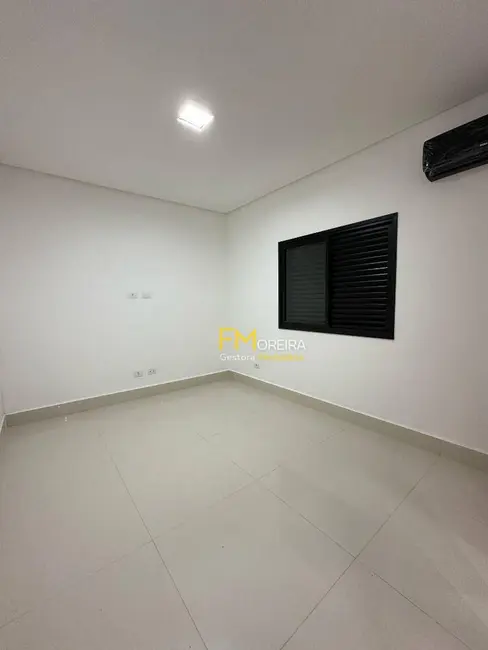 Foto 2 de Casa com 3 quartos à venda, 115m2 em Praia Grande - SP