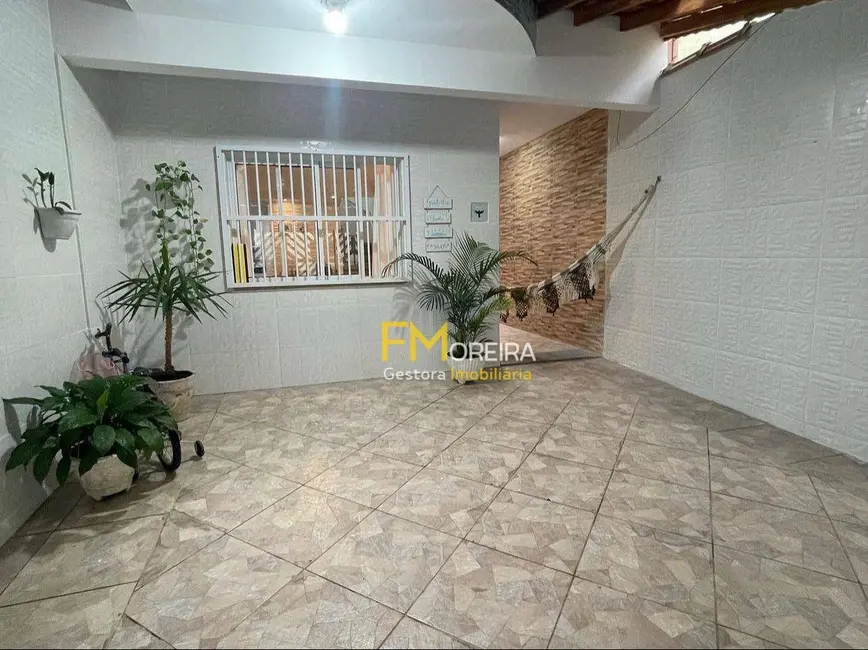 Sobrado com 3 quartos à venda, 105m2 em Tupi, Praia Grande - SP - imagem 2 Foto 2 de Sobrado com 3 quartos à venda, 105m2 em Tupi, Praia Grande - SP