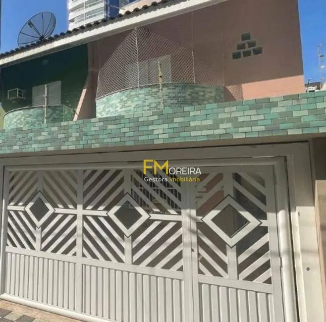 Sobrado com 3 quartos à venda, 105m2 em Tupi, Praia Grande - SP - imagem 1 Foto 1 de Sobrado com 3 quartos à venda, 105m2 em Tupi, Praia Grande - SP
