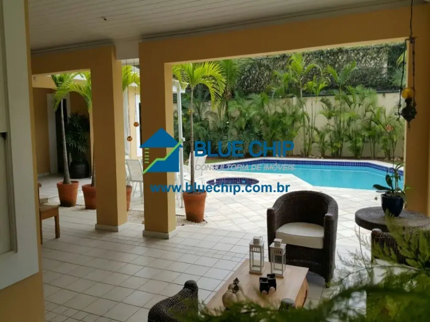 Casa com 4 quartos à venda, 1039m2 em Barra da Tijuca, Rio De Janeiro - RJ - imagem 4 Foto 4 de Casa com 4 quartos à venda, 1039m2 em Barra da Tijuca, Rio De Janeiro - RJ