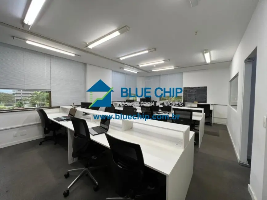 Sala Comercial à venda, 120m2 em Barra da Tijuca, Rio De Janeiro - RJ - imagem 1 Foto 1 de Sala Comercial à venda, 120m2 em Barra da Tijuca, Rio De Janeiro - RJ