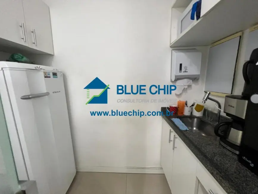 Sala Comercial à venda, 120m2 em Barra da Tijuca, Rio De Janeiro - RJ - imagem 6 Foto 6 de Sala Comercial à venda, 120m2 em Barra da Tijuca, Rio De Janeiro - RJ
