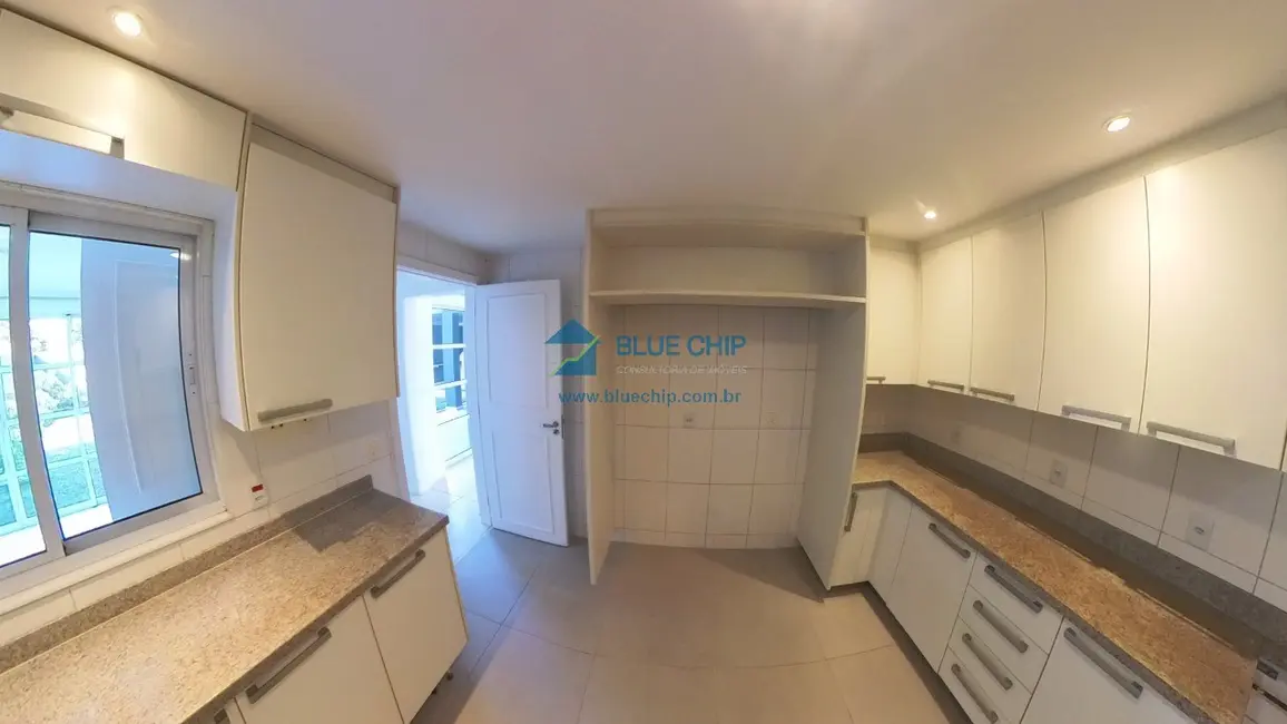 Casa de Condomínio com 5 quartos à venda, 500m2 em Barra da Tijuca, Rio De Janeiro - RJ - imagem 9 Foto 9 de Casa de Condomínio com 5 quartos à venda, 500m2 em Barra da Tijuca, Rio De Janeiro - RJ