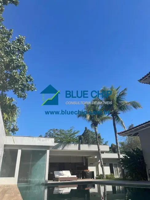 Casa de Condomínio com 5 quartos à venda, 988m2 em Barra da Tijuca, Rio De Janeiro - RJ - imagem 3 Foto 3 de Casa de Condomínio com 5 quartos à venda, 988m2 em Barra da Tijuca, Rio De Janeiro - RJ