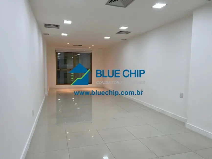 Sala Comercial à venda, 36m2 em Barra da Tijuca, Rio De Janeiro - RJ - imagem 3 Foto 3 de Sala Comercial à venda, 36m2 em Barra da Tijuca, Rio De Janeiro - RJ