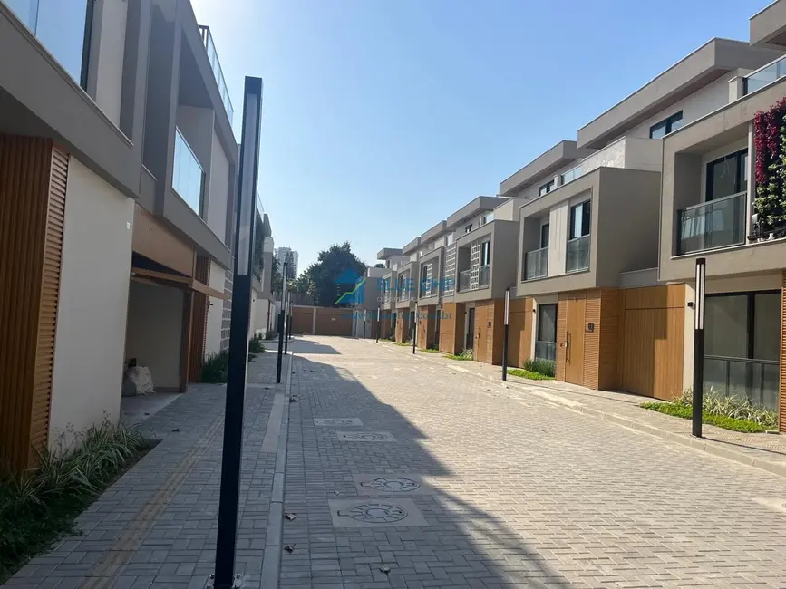 Foto 2 de Casa de Condomínio com 5 quartos para alugar, 370m2 em Barra da Tijuca, Rio De Janeiro - RJ