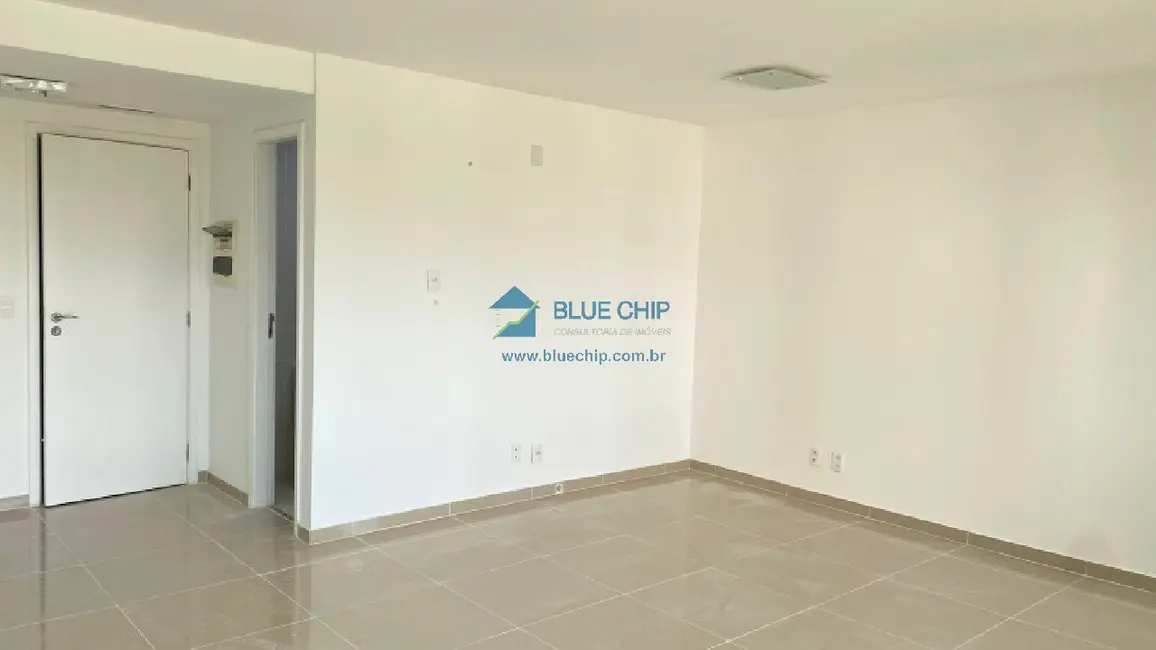 Sala Comercial para alugar, 32m2 em Barra da Tijuca, Rio De Janeiro - RJ - imagem 2 Foto 2 de Sala Comercial para alugar, 32m2 em Barra da Tijuca, Rio De Janeiro - RJ