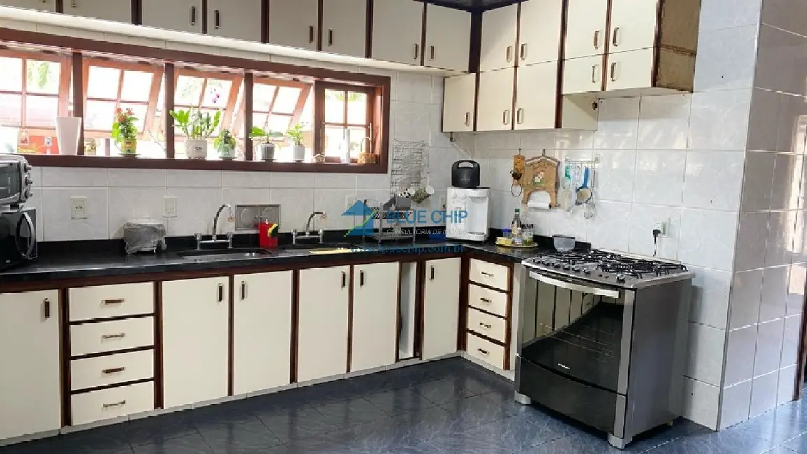 Casa de Condomínio com 5 quartos à venda, 419m2 em Jacarepaguá, Rio De Janeiro - RJ - imagem 9 Foto 9 de Casa de Condomínio com 5 quartos à venda, 419m2 em Jacarepaguá, Rio De Janeiro - RJ