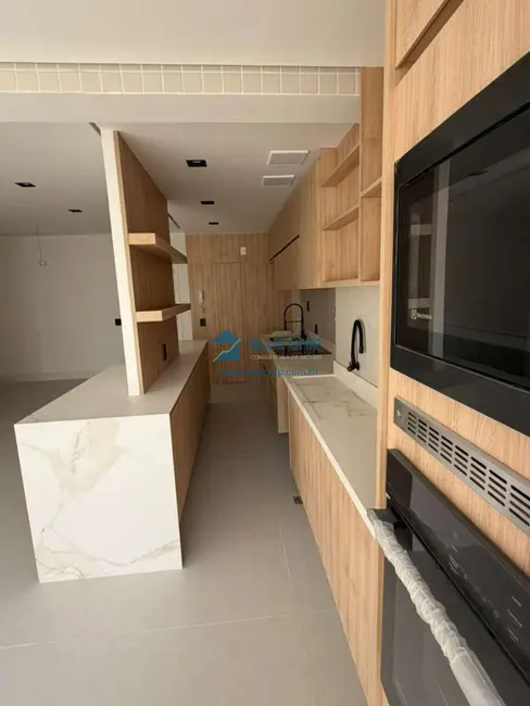 Foto 2 de Apartamento com 2 quartos para alugar, 74m2 em Barra da Tijuca, Rio De Janeiro - RJ