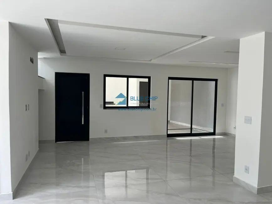 Casa de Condomínio com 3 quartos à venda, 240m2 em Vargem Pequena, Rio De Janeiro - RJ - imagem 7 Foto 7 de Casa de Condomínio com 3 quartos à venda, 240m2 em Vargem Pequena, Rio De Janeiro - RJ