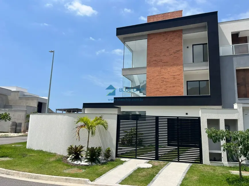 Casa de Condomínio com 3 quartos à venda, 240m2 em Vargem Pequena, Rio De Janeiro - RJ - imagem 1 Foto 1 de Casa de Condomínio com 3 quartos à venda, 240m2 em Vargem Pequena, Rio De Janeiro - RJ