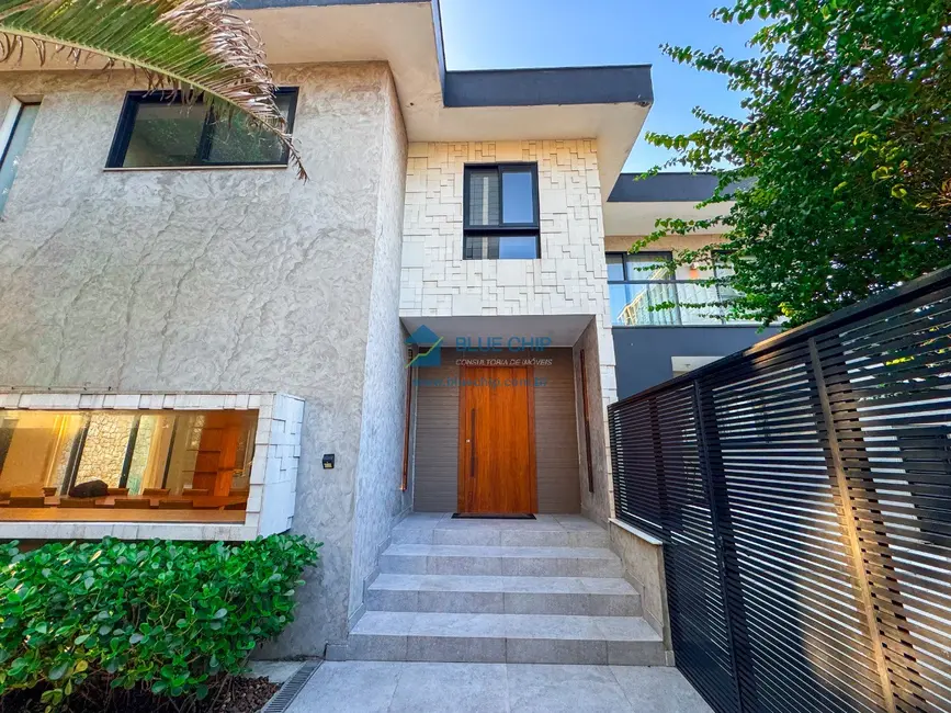 Foto 1 de Casa de Condomínio com 4 quartos para alugar, 700m2 em Barra da Tijuca, Rio De Janeiro - RJ