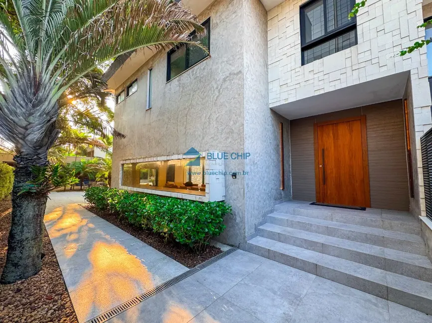Foto 2 de Casa de Condomínio com 4 quartos para alugar, 700m2 em Barra da Tijuca, Rio De Janeiro - RJ