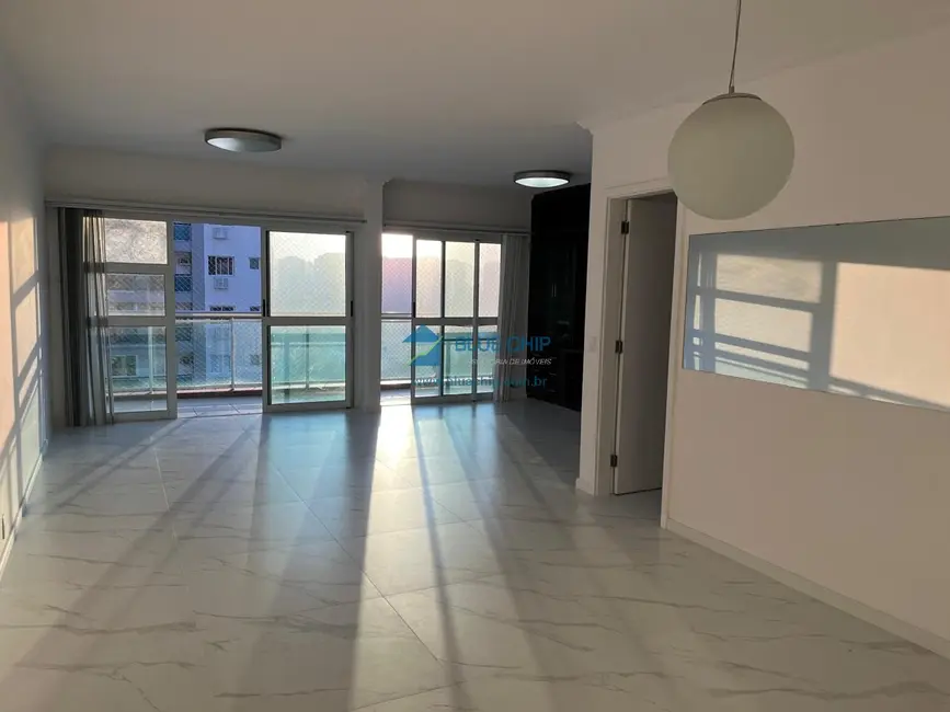 Apartamento com 4 quartos para alugar, 138m2 em Barra da Tijuca, Rio De Janeiro - RJ - imagem 6 Foto 6 de Apartamento com 4 quartos para alugar, 138m2 em Barra da Tijuca, Rio De Janeiro - RJ