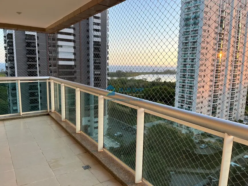 Apartamento com 4 quartos para alugar, 138m2 em Barra da Tijuca, Rio De Janeiro - RJ - imagem 1 Foto 1 de Apartamento com 4 quartos para alugar, 138m2 em Barra da Tijuca, Rio De Janeiro - RJ