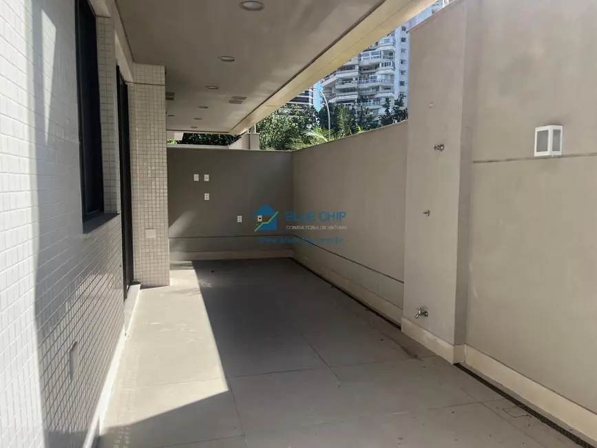 Apartamento com 2 quartos para alugar, 95m2 em Barra da Tijuca, Rio De Janeiro - RJ - imagem 3 Foto 3 de Apartamento com 2 quartos para alugar, 95m2 em Barra da Tijuca, Rio De Janeiro - RJ