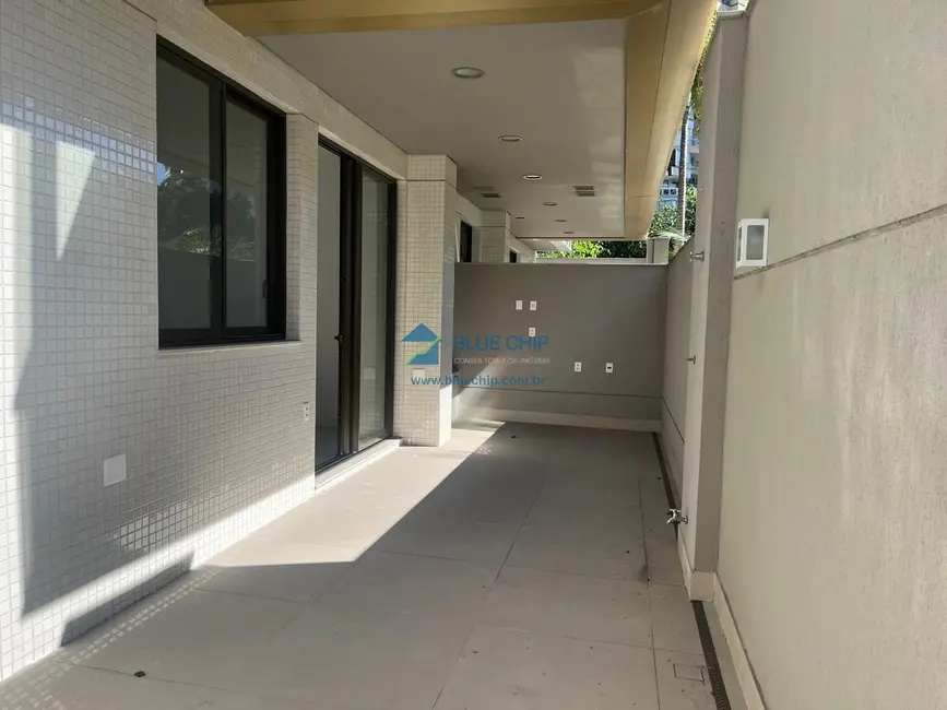 Apartamento com 2 quartos para alugar, 95m2 em Barra da Tijuca, Rio De Janeiro - RJ - imagem 4 Foto 4 de Apartamento com 2 quartos para alugar, 95m2 em Barra da Tijuca, Rio De Janeiro - RJ