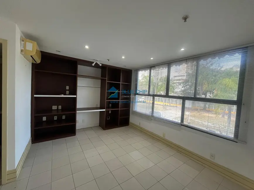 Sala Comercial à venda, 23m2 em Barra da Tijuca, Rio De Janeiro - RJ - imagem 2 Foto 2 de Sala Comercial à venda, 23m2 em Barra da Tijuca, Rio De Janeiro - RJ