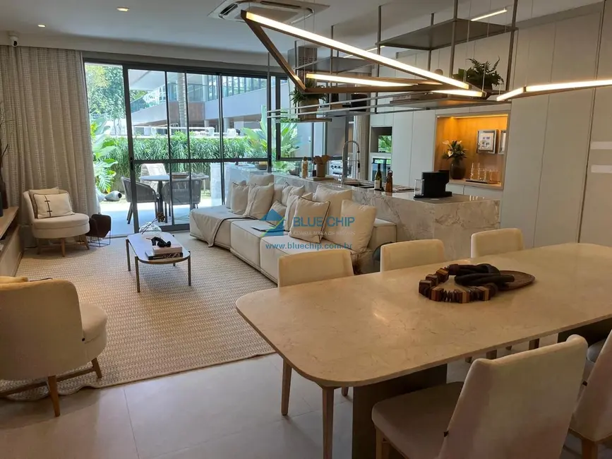 Casa de Condomínio com 3 quartos à venda, 318m2 em Barra da Tijuca, Rio De Janeiro - RJ - imagem 3 Foto 3 de Casa de Condomínio com 3 quartos à venda, 318m2 em Barra da Tijuca, Rio De Janeiro - RJ