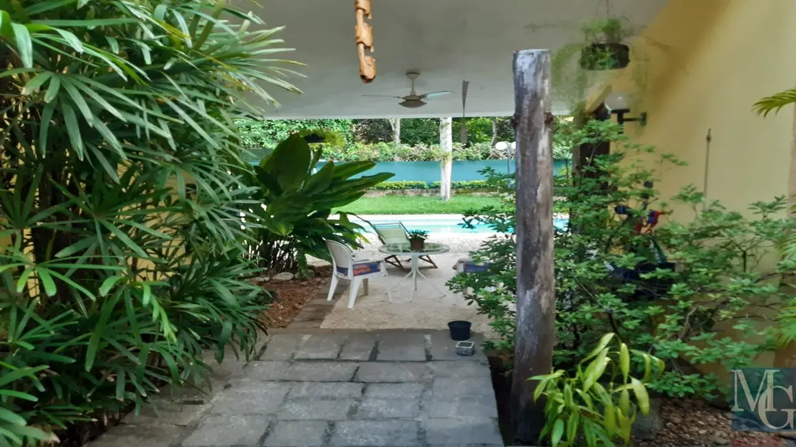 Casa com 4 quartos à venda, 339m2 em Itanhangá, Rio De Janeiro - RJ - imagem 2 Foto 2 de Casa com 4 quartos à venda, 339m2 em Itanhangá, Rio De Janeiro - RJ