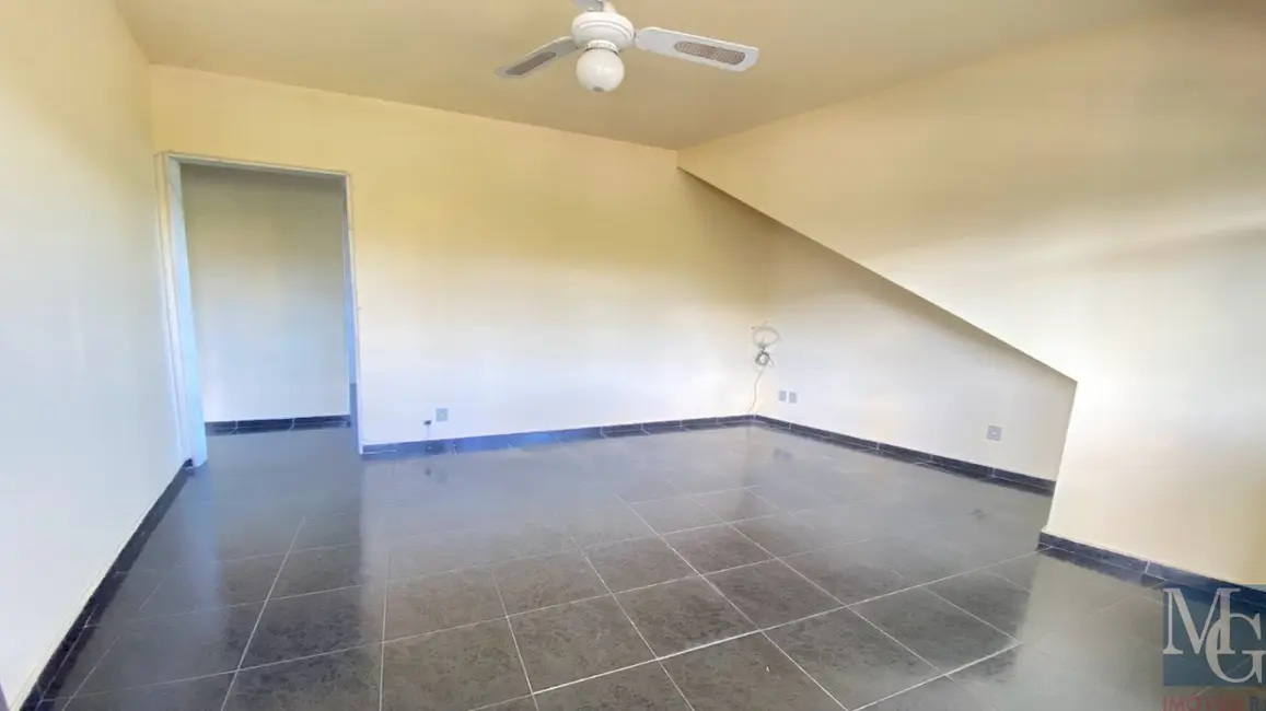 Casa com 5 quartos à venda, 160m2 em Parque Beira Mar, Duque De Caxias - RJ - imagem 3 Foto 3 de Casa com 5 quartos à venda, 160m2 em Parque Beira Mar, Duque De Caxias - RJ