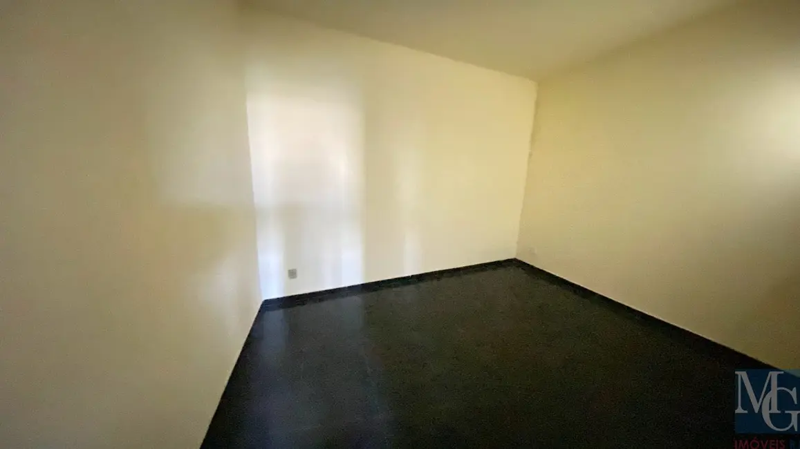 Casa com 5 quartos à venda, 160m2 em Parque Beira Mar, Duque De Caxias - RJ - imagem 7 Foto 7 de Casa com 5 quartos à venda, 160m2 em Parque Beira Mar, Duque De Caxias - RJ