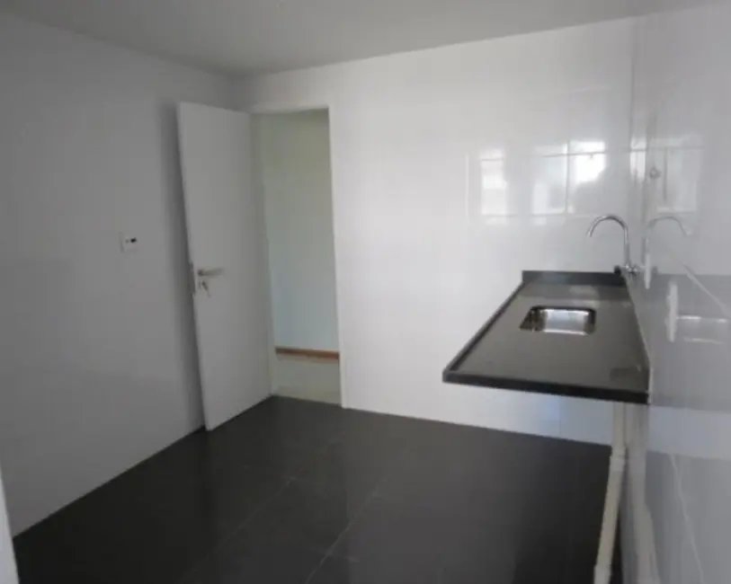 Apartamento com 3 quartos à venda, 100m2 em Jardim Vinte e Cinco de Agosto, Duque De Caxias - RJ - imagem 3 Foto 3 de Apartamento com 3 quartos à venda, 100m2 em Jardim Vinte e Cinco de Agosto, Duque De Caxias - RJ