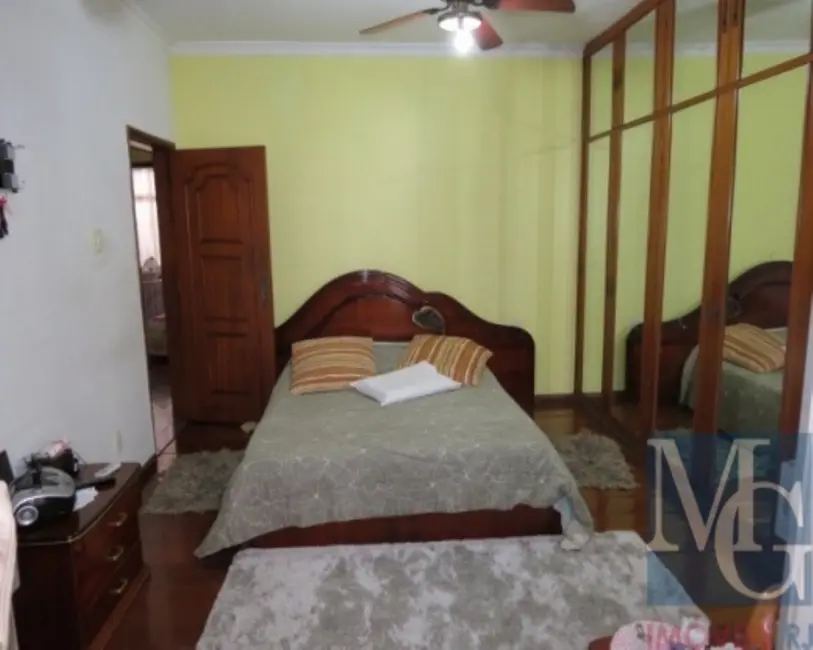 Casa com 4 quartos à venda, 139m2 em Jardim Vinte e Cinco de Agosto, Duque De Caxias - RJ - imagem 9 Foto 9 de Casa com 4 quartos à venda, 139m2 em Jardim Vinte e Cinco de Agosto, Duque De Caxias - RJ