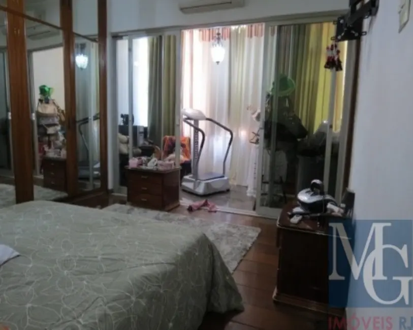 Casa com 4 quartos à venda, 139m2 em Jardim Vinte e Cinco de Agosto, Duque De Caxias - RJ - imagem 8 Foto 8 de Casa com 4 quartos à venda, 139m2 em Jardim Vinte e Cinco de Agosto, Duque De Caxias - RJ